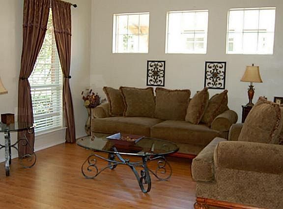 2nd image of 4613 Farringdon Ln