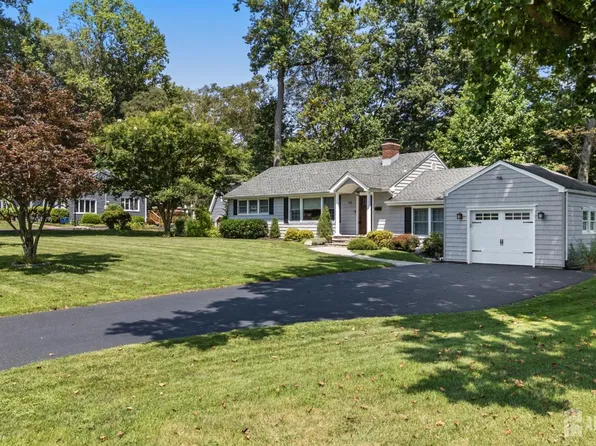 115 Hamiltonian Dr, Red Bank, NJ 07701