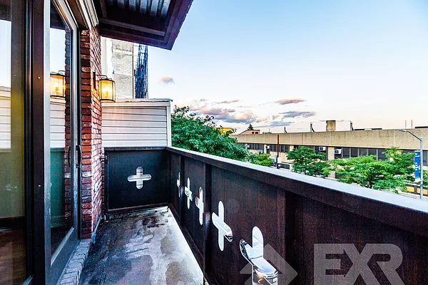 Rented by EXR | media 4