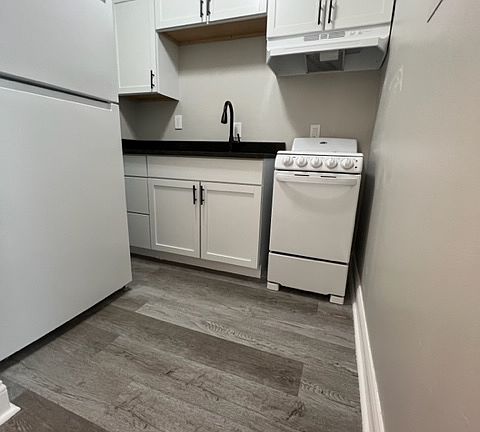 5th image of 54 College Ave Unit 1