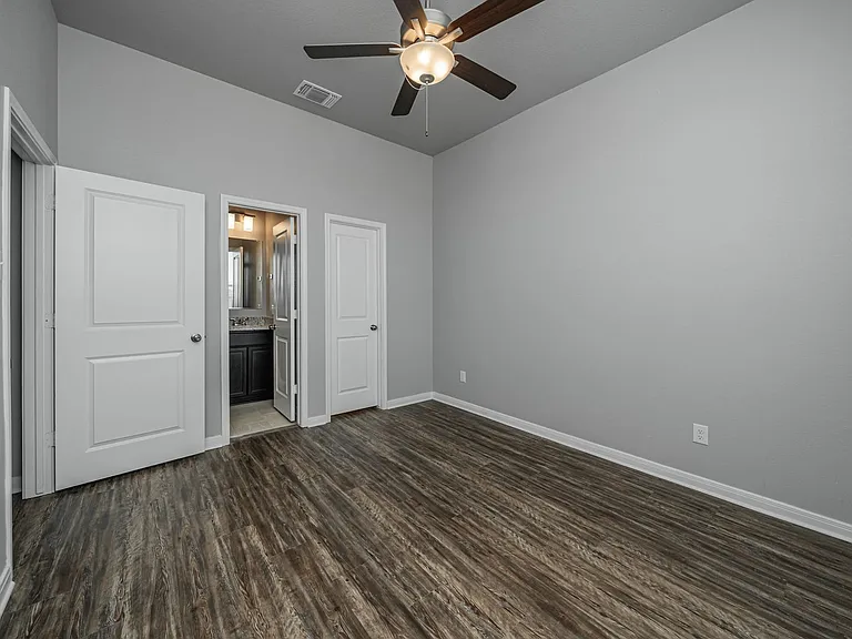 521 Fallbrook Dr — Photo 48