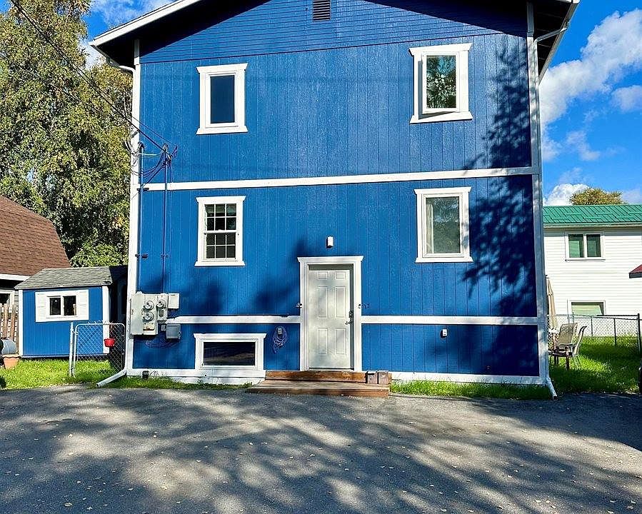 1st image of 910 4th Ave
