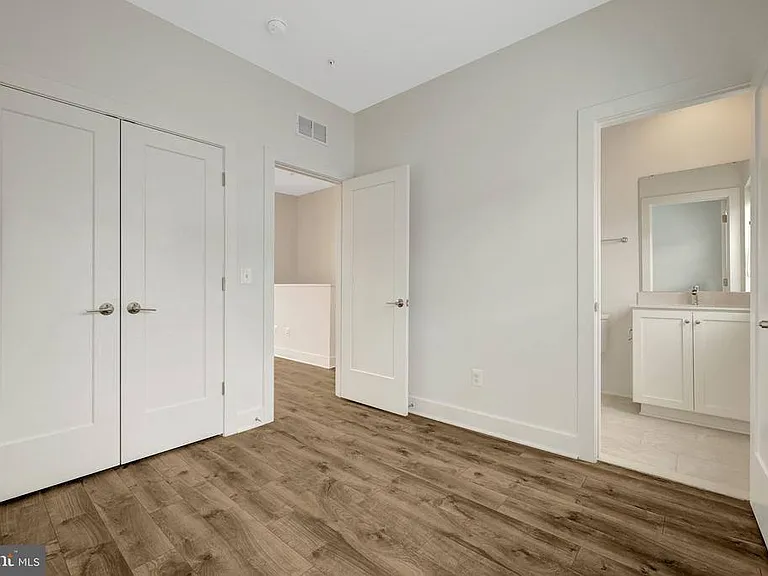 11247 Beaker St — Photo 31