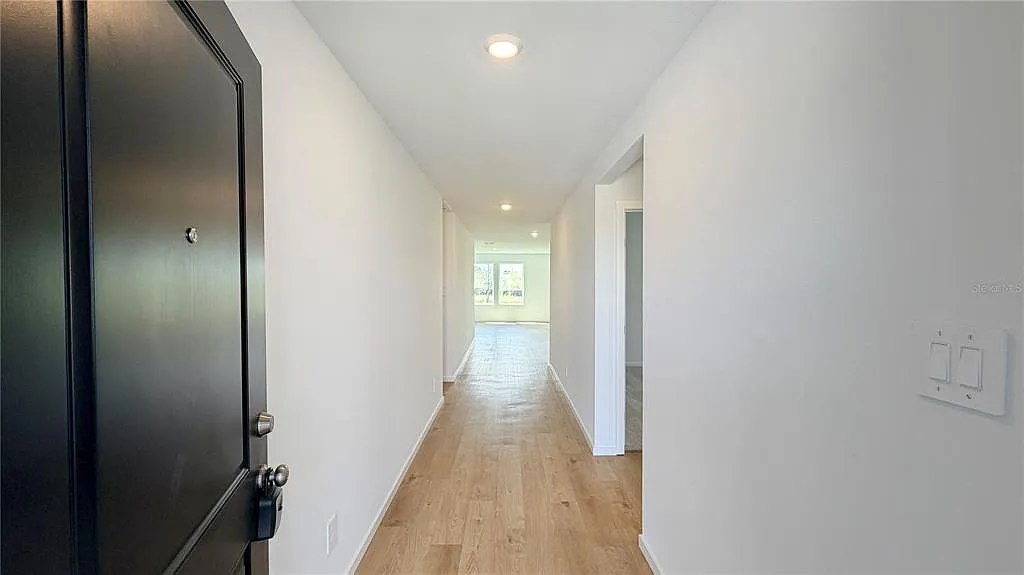 4 bed, 2.0 bath, 1733 sqft, $2,199 — Photo 4