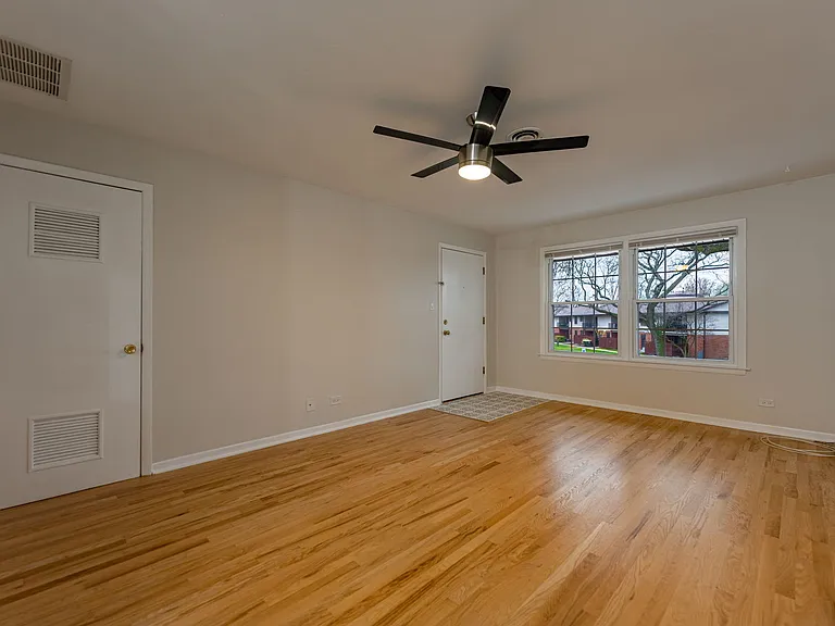 209 Washington Sq #C — Photo 4
