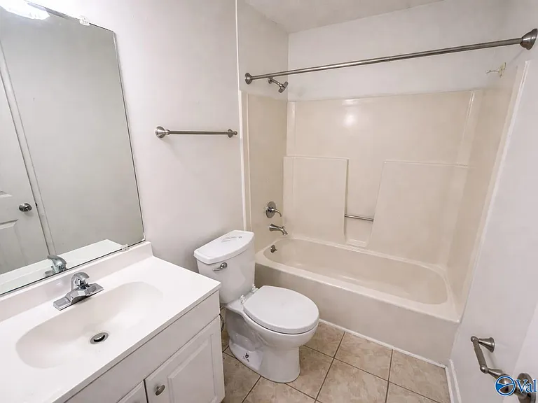 4514 Bonnell Dr NW #B — Photo 3