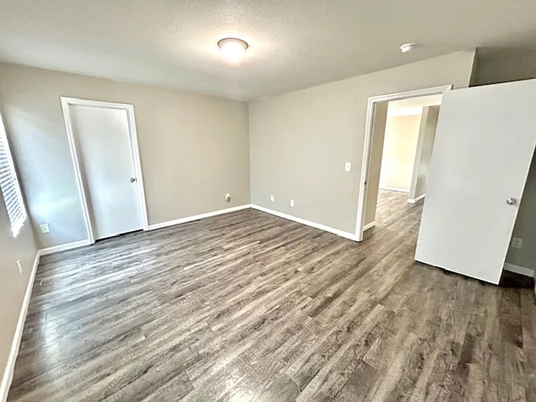 228 Dormont Dr NE — Photo 10