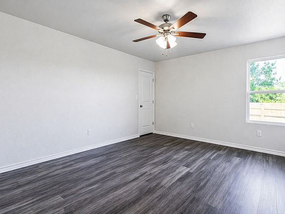3rd image of 3204 Stonewall Dr Unit A