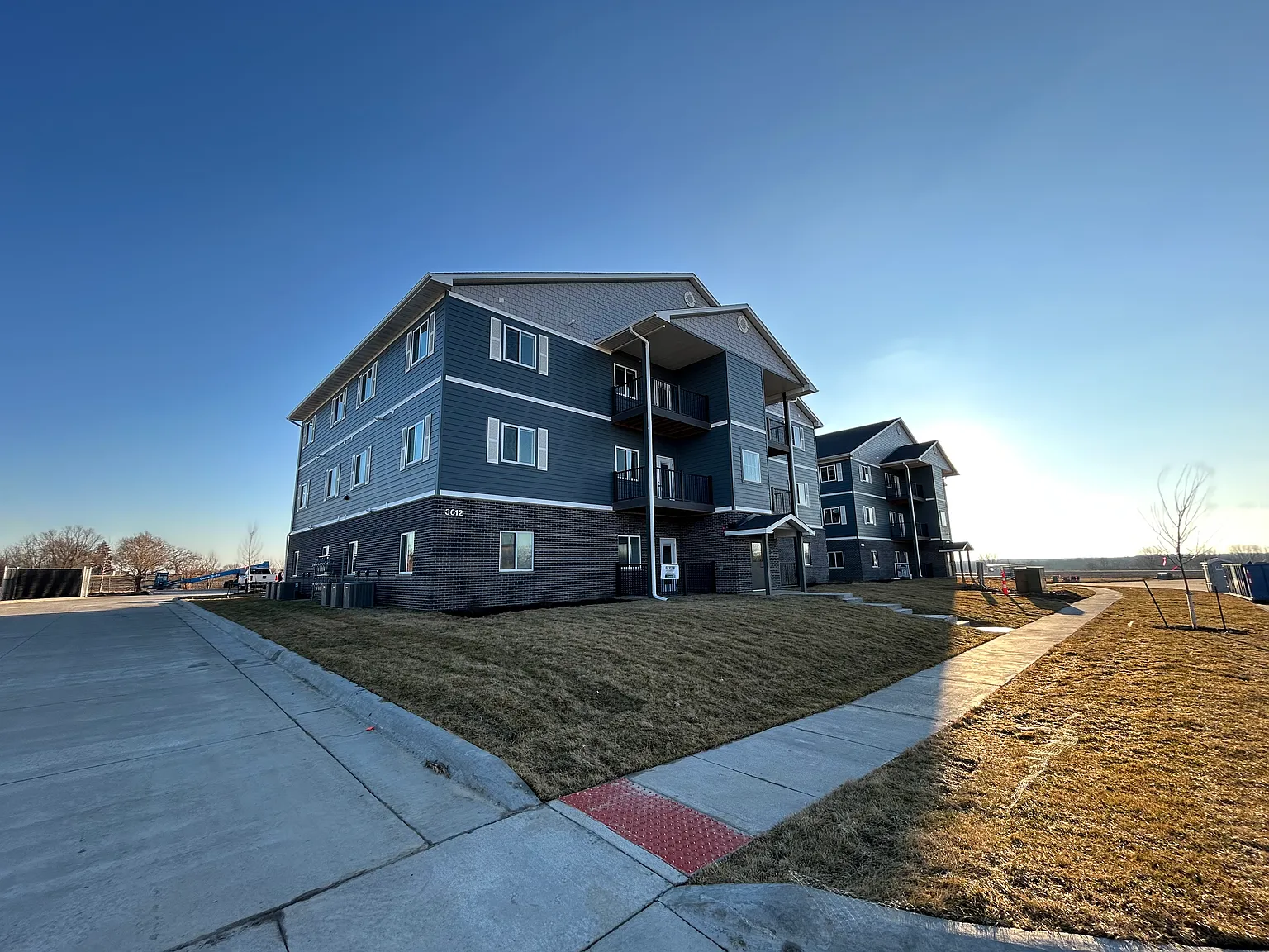 3612 Palms Dr — Photo 2