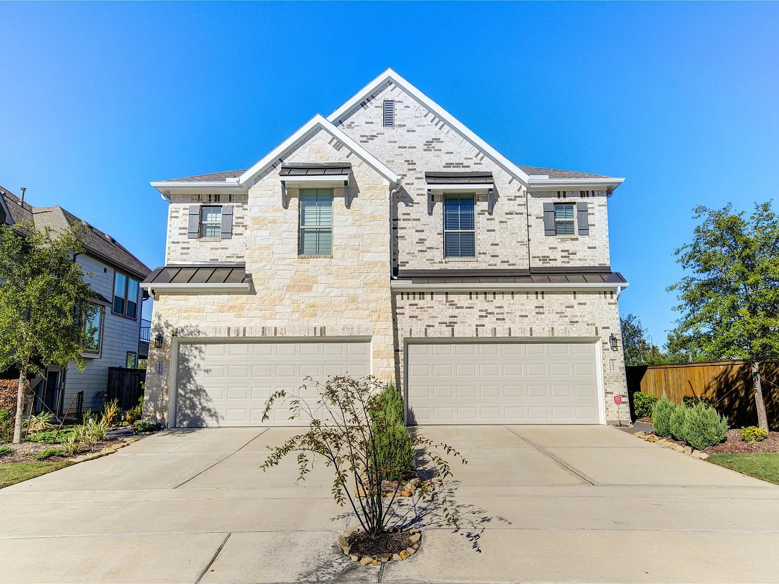 3 bed, 2.5 bath, 1802 sqft, $2,399 — Photo 1