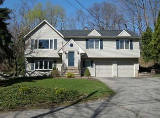 144 Lake Valley Rd, Morristown, NJ 07960