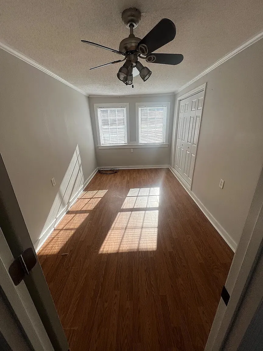 204 Greenview Drive - 204 — Photo 4