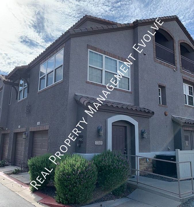 1st image of 2349 E Huntington Dr