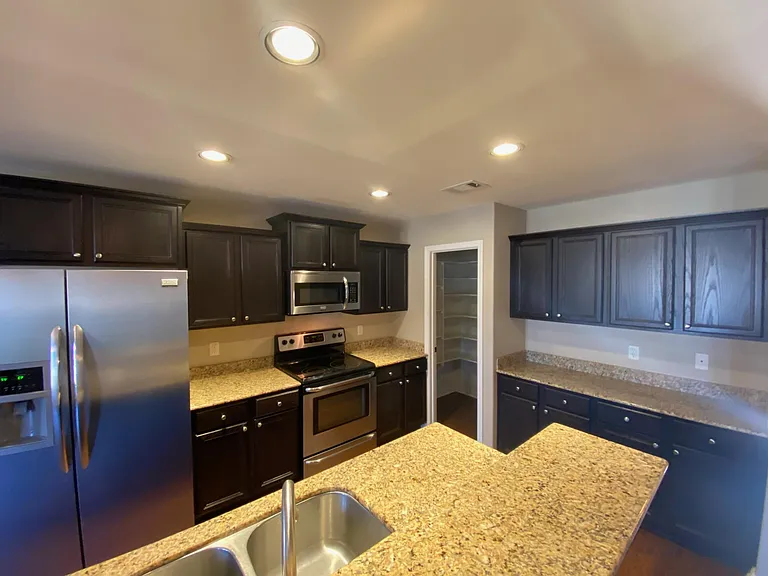 3005 Chapman Ct — Photo 7