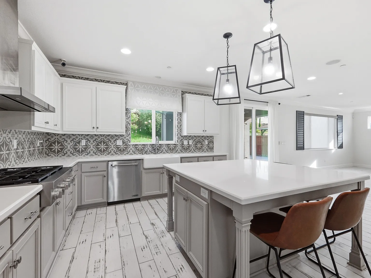 5 bed, 3130 sqft, $4,500 — Photo 3
