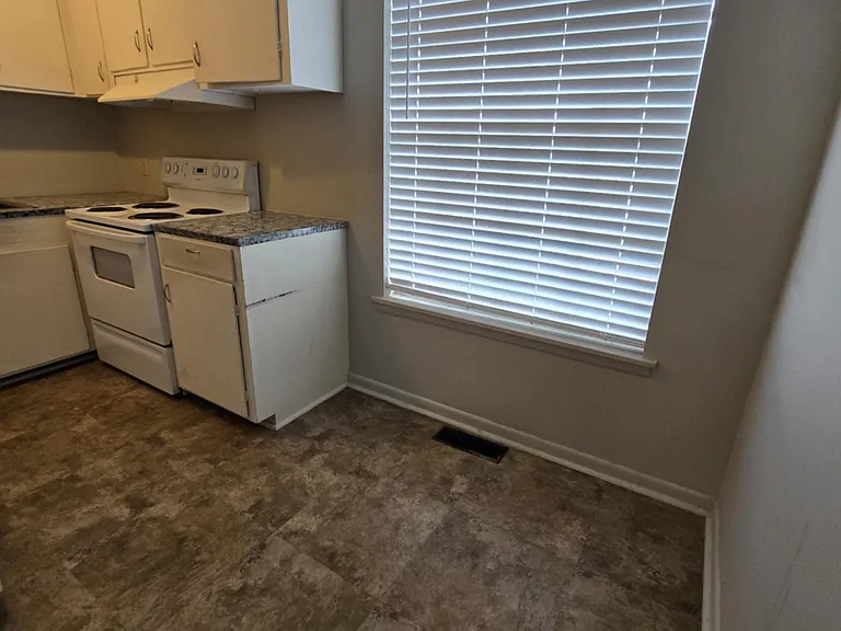 19 W Grady St #1 — Photo 5