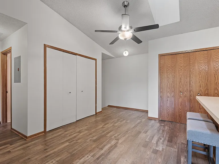 797 Parkside Dr — Photo 9