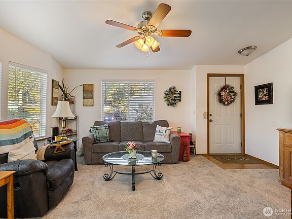 5th image of 12511 112th Avenue E #41