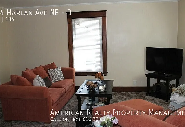 604 Harlan Ave NE #B — Photo 4