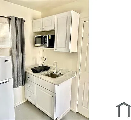 Studio, 300 sqft, $1,575 — Photo 3