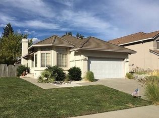461 Rolling Oak Dr, Vacaville, CA