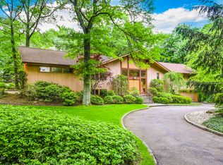 7 Valley Ridge Rd, Harrison, NY 10528