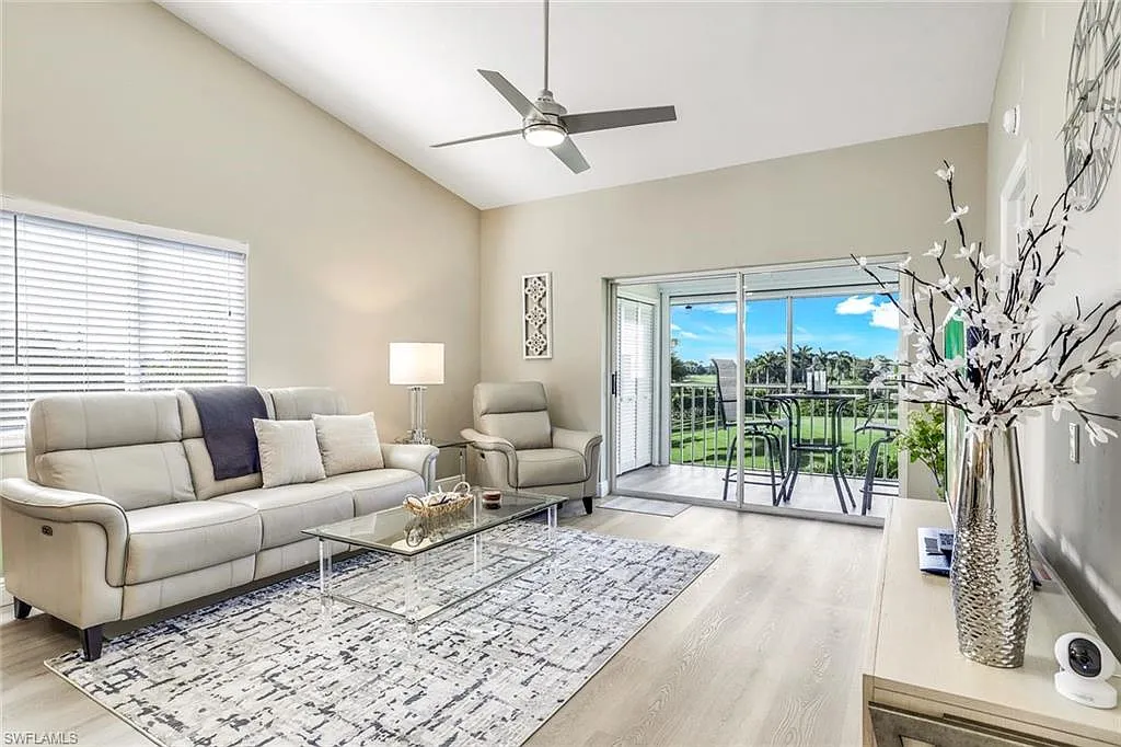 2 bed, 2.0 bath, 954 sqft, $2,300 — Photo 4