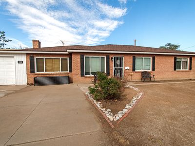 8902 Claremont Ave NE, Albuquerque, NM, 87112