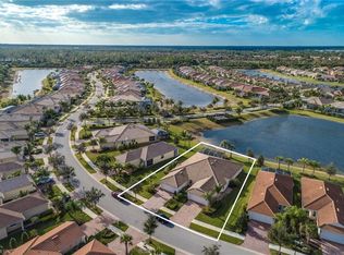 8473 Karina Ct, Naples, FL 34114