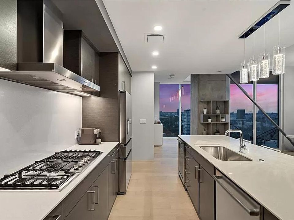 1st image of 301 West Ave #2304