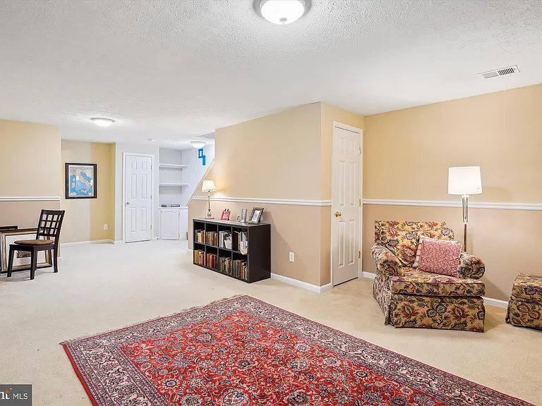 217 Highland Ridge Ave — Photo 22