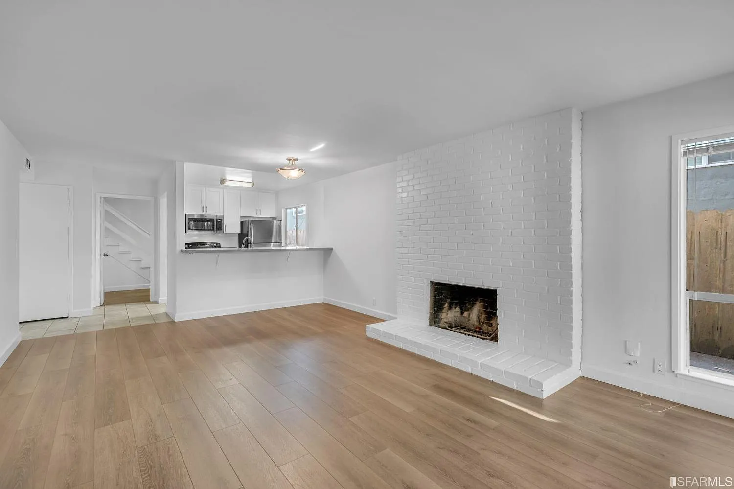 3580 Crestmoor Dr — Photo 3