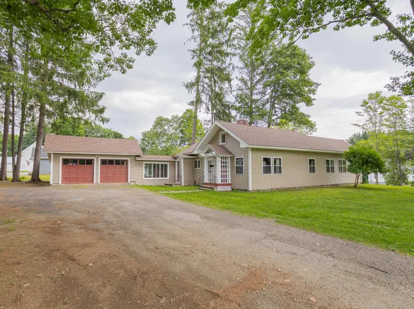 122 Stewart Avenue, Farmington, ME 04938