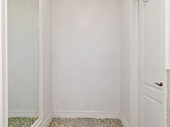 5th image of 345 E 56th St APT 21A