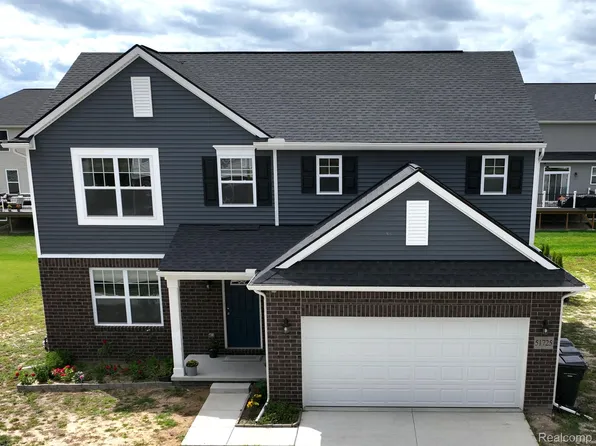 51725 Times Square Dr, Shelby Township, MI 48315