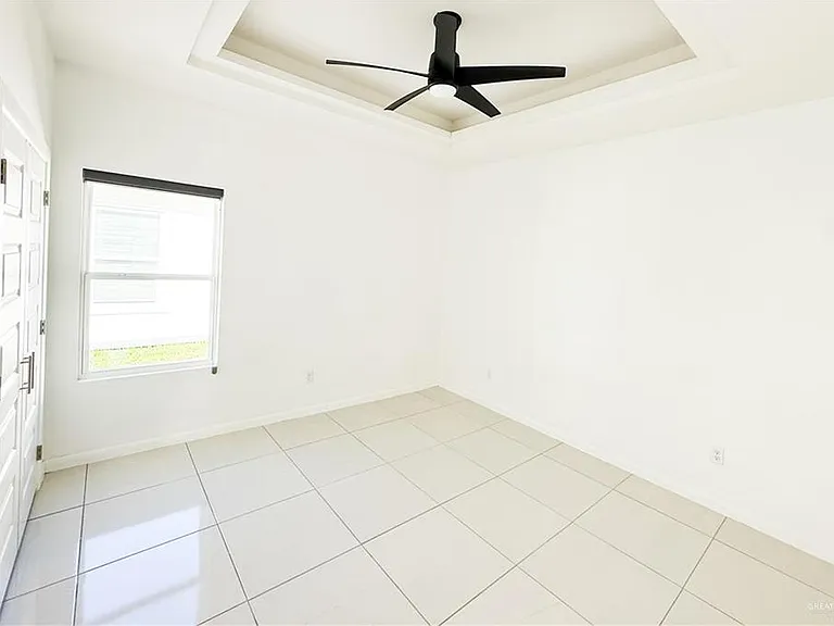 1600 Angelina Dr #4 — Photo 9