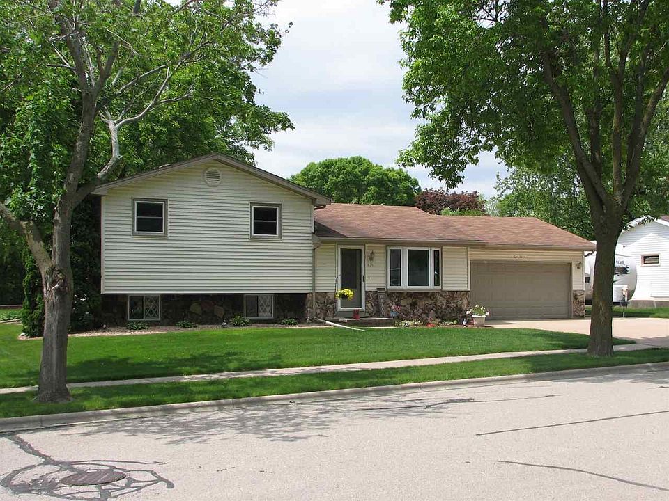 Welcome to 815 Rosehill Rd