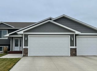 1821 23rd Ave SE, Aberdeen, SD 57401