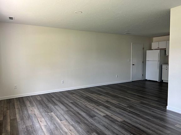 3rd image of 916-918 N Walnut St