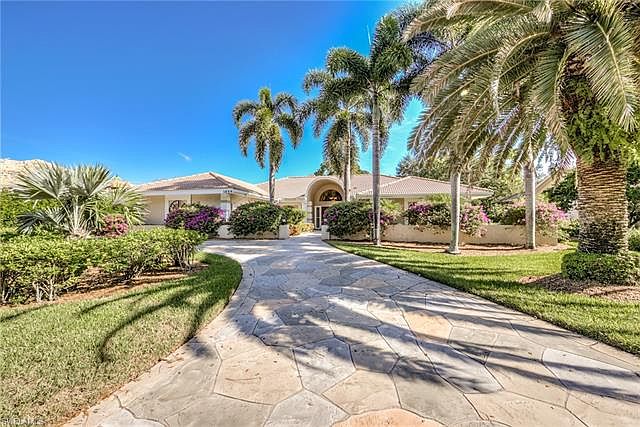 1st image of 3856 Woodlake Dr