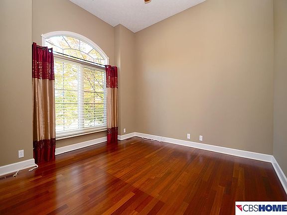 5th image of 19301 Williams St