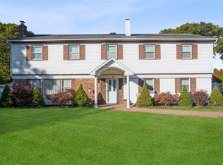 9 Michael Ct, Centereach, NY 11720