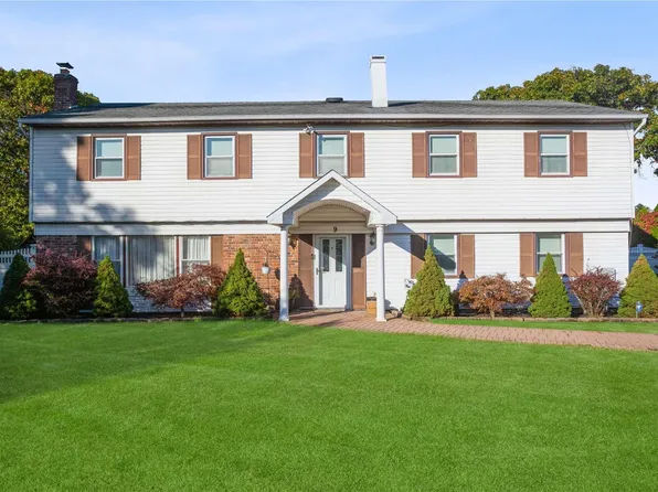 9 Michael Court, Centereach, NY 11720