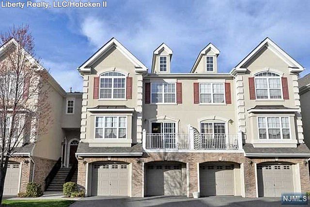 1st image of 161 Blue Heron Dr #161