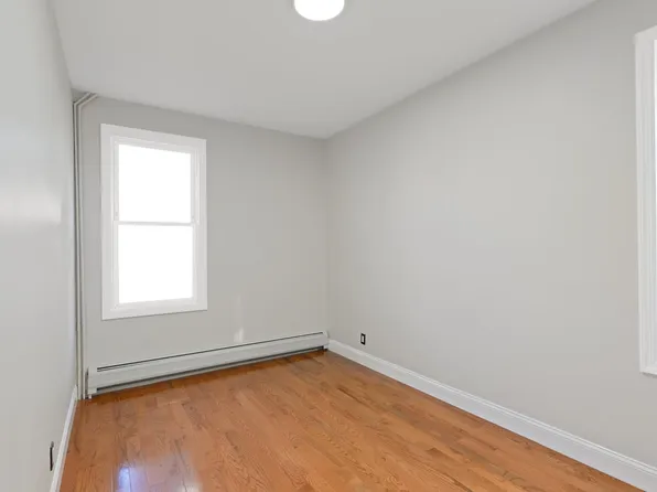 169 West 9th Street image 13 of 29