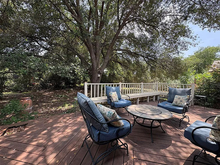 1404 Cedar Park Dr — Photo 28