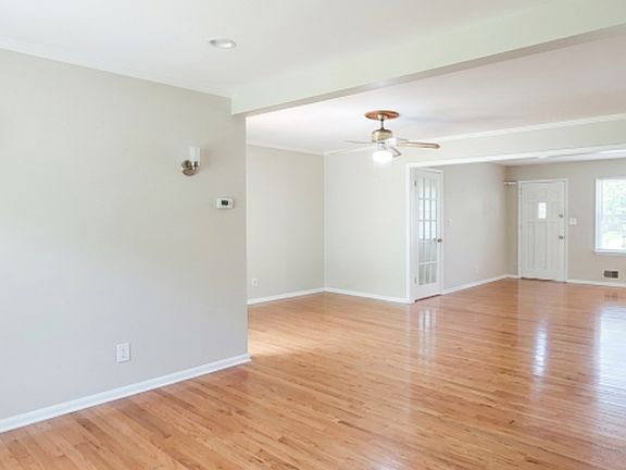 4th image of 2866 Manor Ct