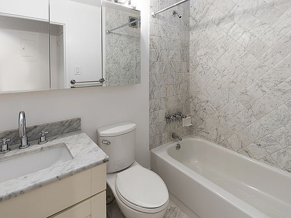 5th image of 447 W 45th St APT 6B
