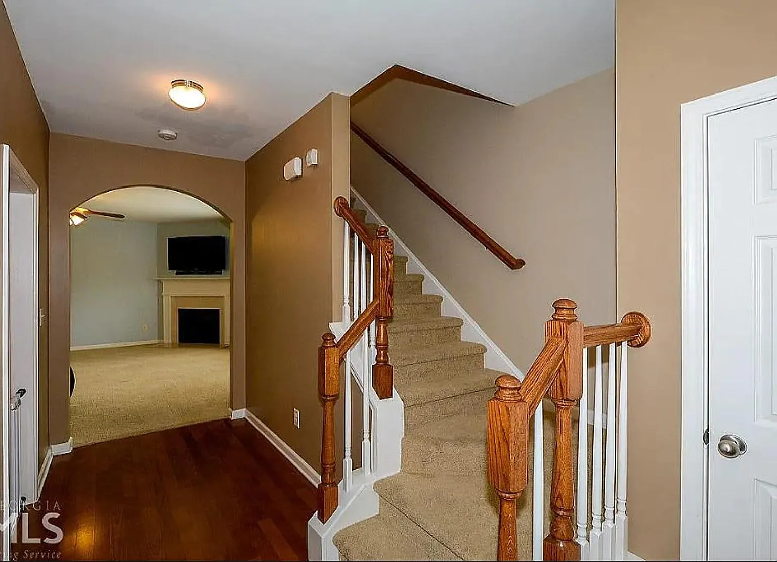 3 bed, 2150 sqft, $2,500 — Photo 3