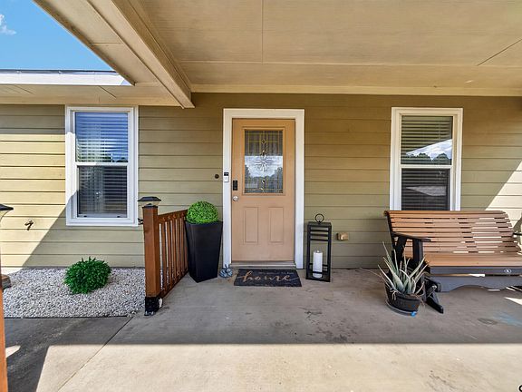 3rd image of 1054 Caroline Ln